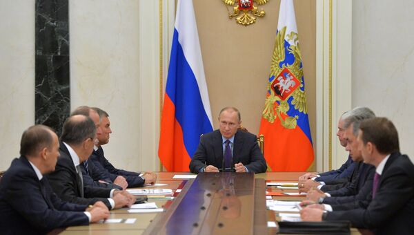 Владимир Путин проводит совещание с постоянными членами Совета безопасности РФ. 3 ноября 2016