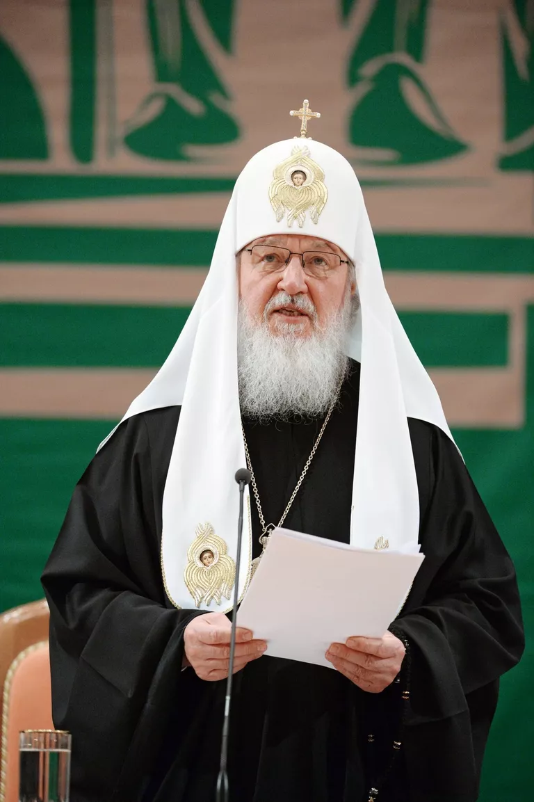 Патриарх Московский и всея Руси Кирилл выступает на открытии XIX Всемирного русского народного собора. 2015 год Патриарх Московский и всея Руси Кирилл выступает на открытии XIX Всемирного русского народного собора. 2015 год