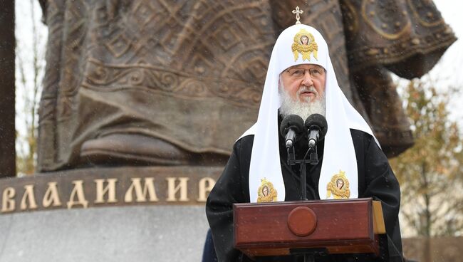 Патриарх Московский и всея Руси Кирилл выступает на церемонии открытия памятника князю Владимиру