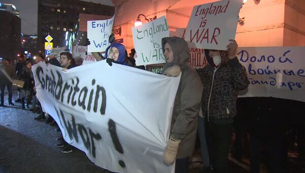 Англия - это война – митинг у посольства Великобритании прошел в Москве
