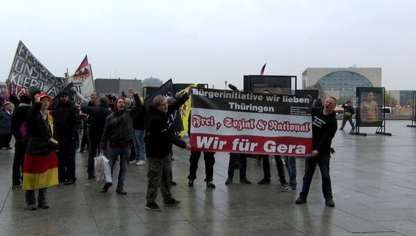 Сотни ультраправых активистов вышли на демонстрацию против Меркель в Берлине