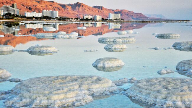 Мертвое море со стороны Израильского побережья. Архивное фото