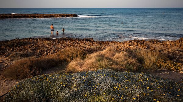 Берег Средиземного моря в городе Протарас на Кипре. Архивное фото