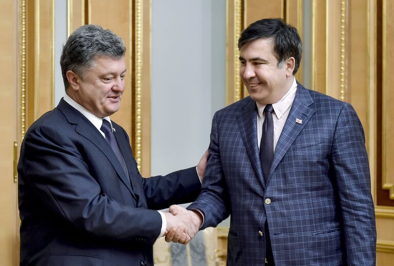 Президент Украины Петр Порошенко и председатель Одесской областной государственной администрации Михаил Саакашвили Президент Украины Петр Порошенко и председатель Одесской областной государственной администрации Михаил Саакашвили