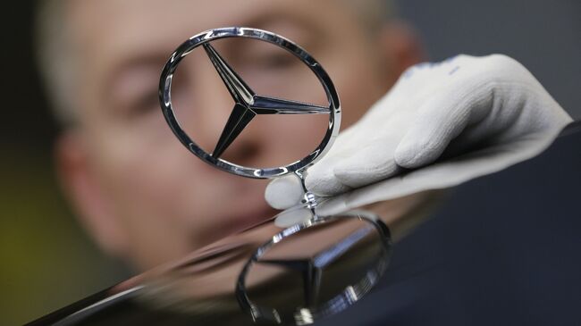 Логотип завода Mercedes в Германии