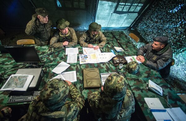 Военнослужащие во время совместных учений ВДВ России, Белоруссии и Сербии Славянское братство-2016 в Сербии