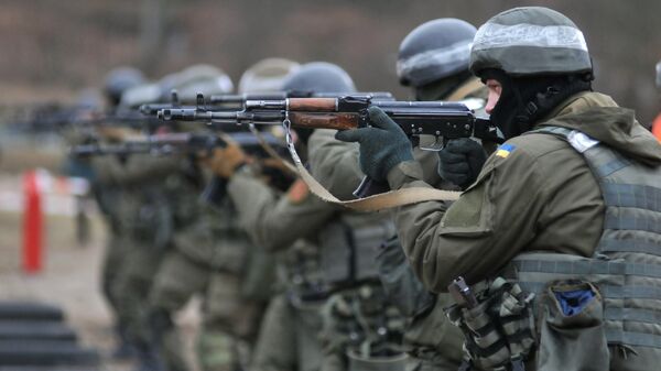 Украинские военнослужащие во время обучения по методике НАТО. Архивное фото