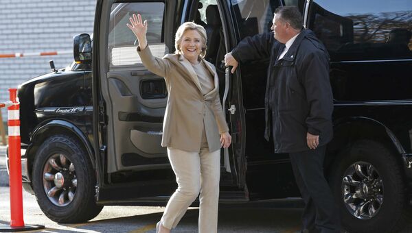 Кандидат в президенты США Хиллари Клинтон прибыла для голосования на избирательный участок в Нью-Йорке, США. 8 ноября 2016