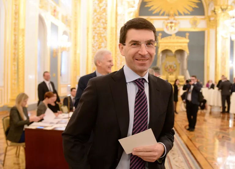 Помощник президента РФ Игорь Щеголев перед началом оглашения ежегодного послания президента Российской Федерации Федеральному Собранию в Кремле. 3 декабря 2015 года Помощник президента РФ Игорь Щеголев перед началом оглашения ежегодного послания президента Российской Федерации Федеральному Собранию в Кремле. 3 декабря 2015 года