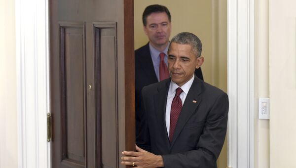 Президент США Барак Обама и директор ФБР США Джеймс Коми. 25 ноября 2015 года