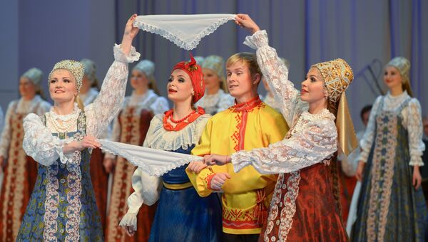 Артисты Северного хора во время юбилейного концерта в концертном зале им. Чайковского. 14 октября 2016 года