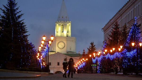Вид на Спасскую башню Казанского кремля. Архивное фото