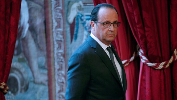 Президент Франции Франсуа Олланд перед выступлением по поводу выборов президента США в Елисейском дворце в Париже