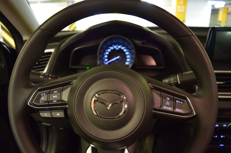 Обновленная Mazda3 Обновленная Mazda3