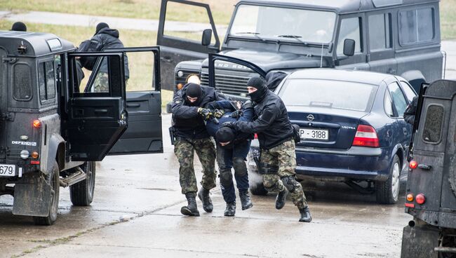 Военнослужащие на полигоне Орешац во время совместных учений ВДВ России, Белоруссии и Сербии Славянское братство-2016. 8 ноября 2016