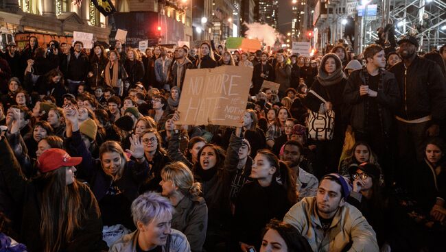 Акция протеста против Д. Трампа в Нью-Йорке