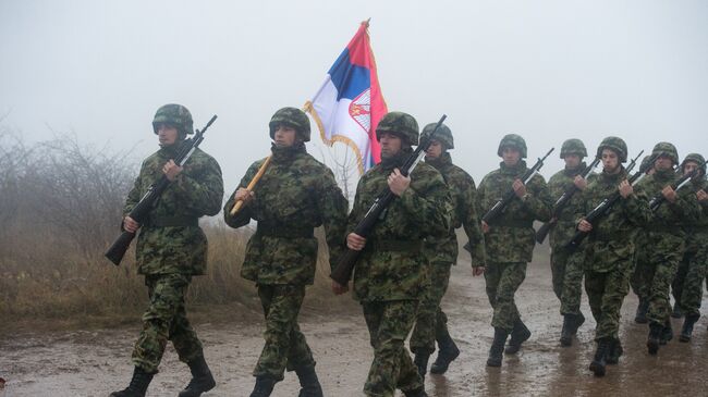 Гвардия Сербии во время совместных тактических учений подразделений специального назначения ВДВ России, Белоруссии и Республики Сербии Славянское братство-2016 на полигоне Посулянски Левады в Сербии. Архивное фото