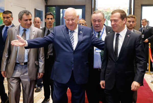 Председатель правительства РФ Дмитрий Медведев и президент Израиля Реувен Ривлин во время встречи. 10 ноября 2016