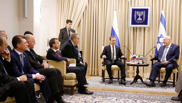 Председатель правительства РФ Дмитрий Медведев и президент Израиля Реувен Ривлин во время встречи. 10 ноября 2016