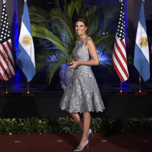 Первая леди Аргентины Хулиана Авада на обеде с президентом США Бараком Обамой в Буэнос - Айресе. 23 марта 2016