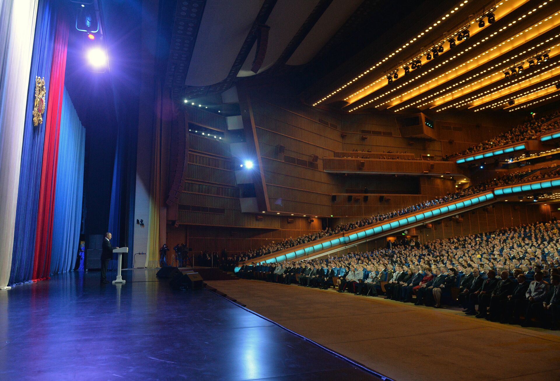 Президент РФ В. Путин принял участие в торжественном вечере, посвященном Дню сотрудника МВД РФ Президент РФ В. Путин принял участие в торжественном вечере, посвященном Дню сотрудника МВД РФ - РИА Новости, 1920, 29.10.2025