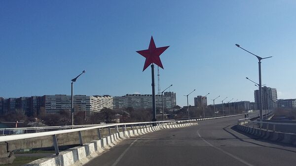 Подрыв памятника Звезда Победы в Луганске