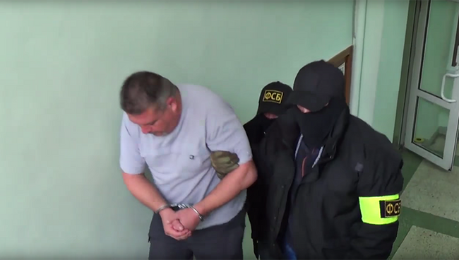 Сотрудники ФСБ задержали в Севастополе украинских диверсантов