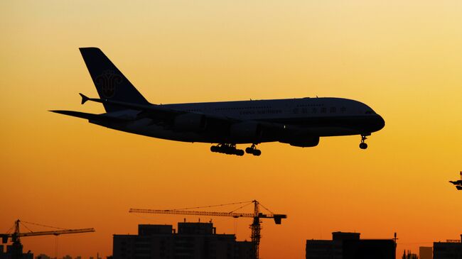 Самолет Airbus A380 