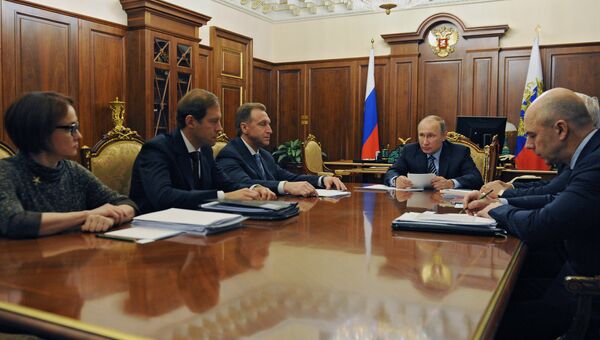 Владимир Путин проводит в Кремле совещание по экономическим вопросам. 11 ноября 2016