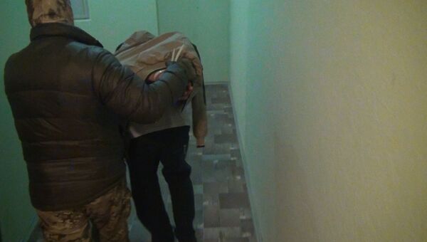 Кадры задержания подозреваемых в подготовке терактов в Москве и Петербурге
