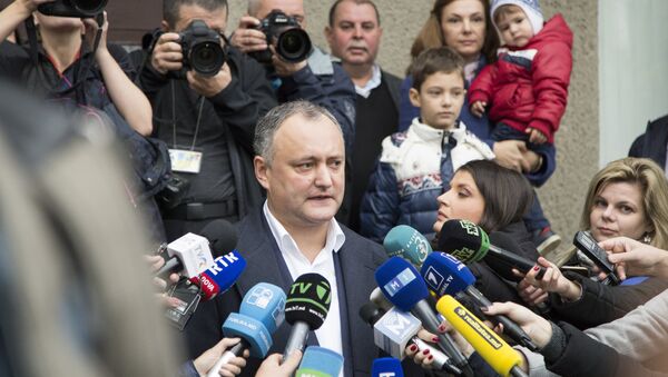 Кандидат в президенты Молдавии от социалистов Игорь Додон во время второго тура выборов