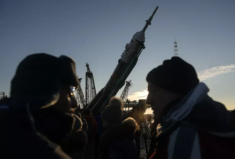 Вывоз ракеты-носителя Союз-ФГ с пилотируемым кораблем Союз-МС-03 на стартовую площадку Вывоз ракеты-носителя Союз-ФГ с пилотируемым кораблем Союз-МС-03 на стартовую площадку