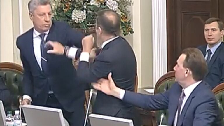 Потасовка в Раде: Бойко дважды подрался с Ляшко на заседании Потасовка в Раде: Бойко дважды подрался с Ляшко на заседании