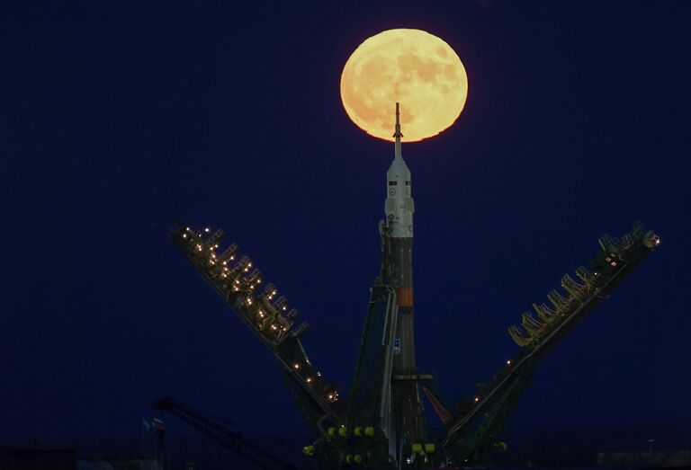 Суперлуние на космодроме Байконур