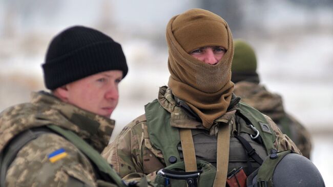 Военнослужащие украинских вооруженных сил. Архивное фото