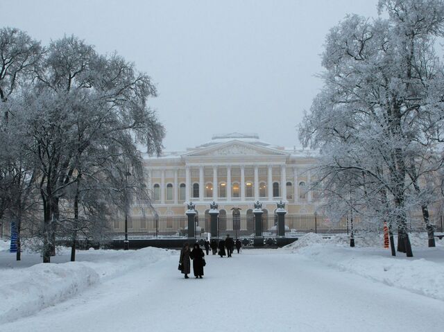 Вид на главное здание Русского музея в Санкт-Петербурге