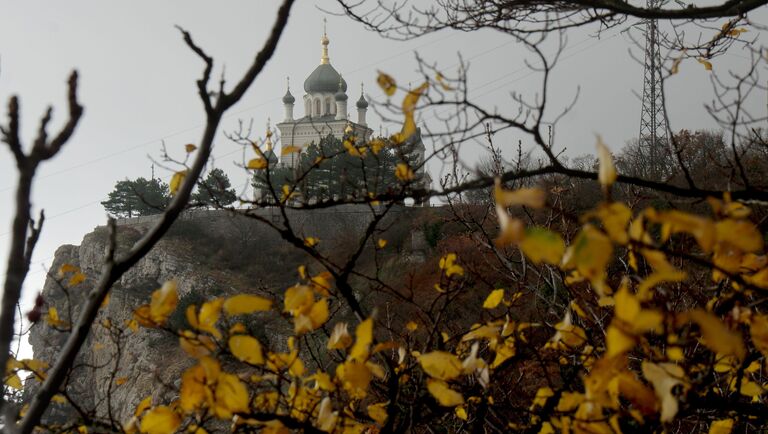 Церковь Воскресения Христова на Красной скале над поселком Форос в Крыму