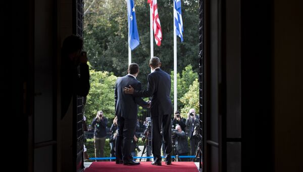 Президент США Барак Обама и премьер-министр Греции Алексис Ципрас во время встречи в Афинах. 15 ноября 2016