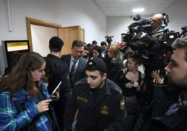 Рассмотрение ходатайства следствия об аресте Алексея Улюкаева в Басманном суде