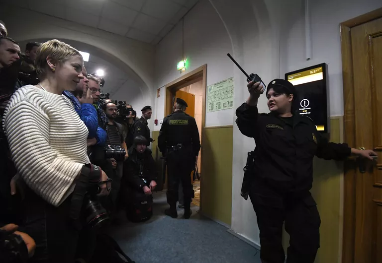 Рассмотрение ходатайства следствия об аресте Алексея Улюкаева в Басманном суде Рассмотрение ходатайства следствия об аресте Алексея Улюкаева в Басманном суде