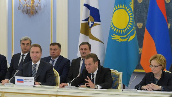 Председатель правительства РФ Дмитрий Медведев принимает участие в заседании Евразийского межправительственного совета. 16 ноября 2016