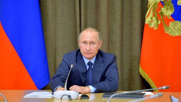 Президент РФ Владимир Путин проводит совещание с руководством министерства обороны и предприятий оборонно-промышленного комплекса. 16 ноября 2016
