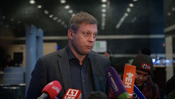 Управляющий директор по коммуникациям Роснано Алексей Фирсов во время обысков в офисе компании. 16 ноября 2016