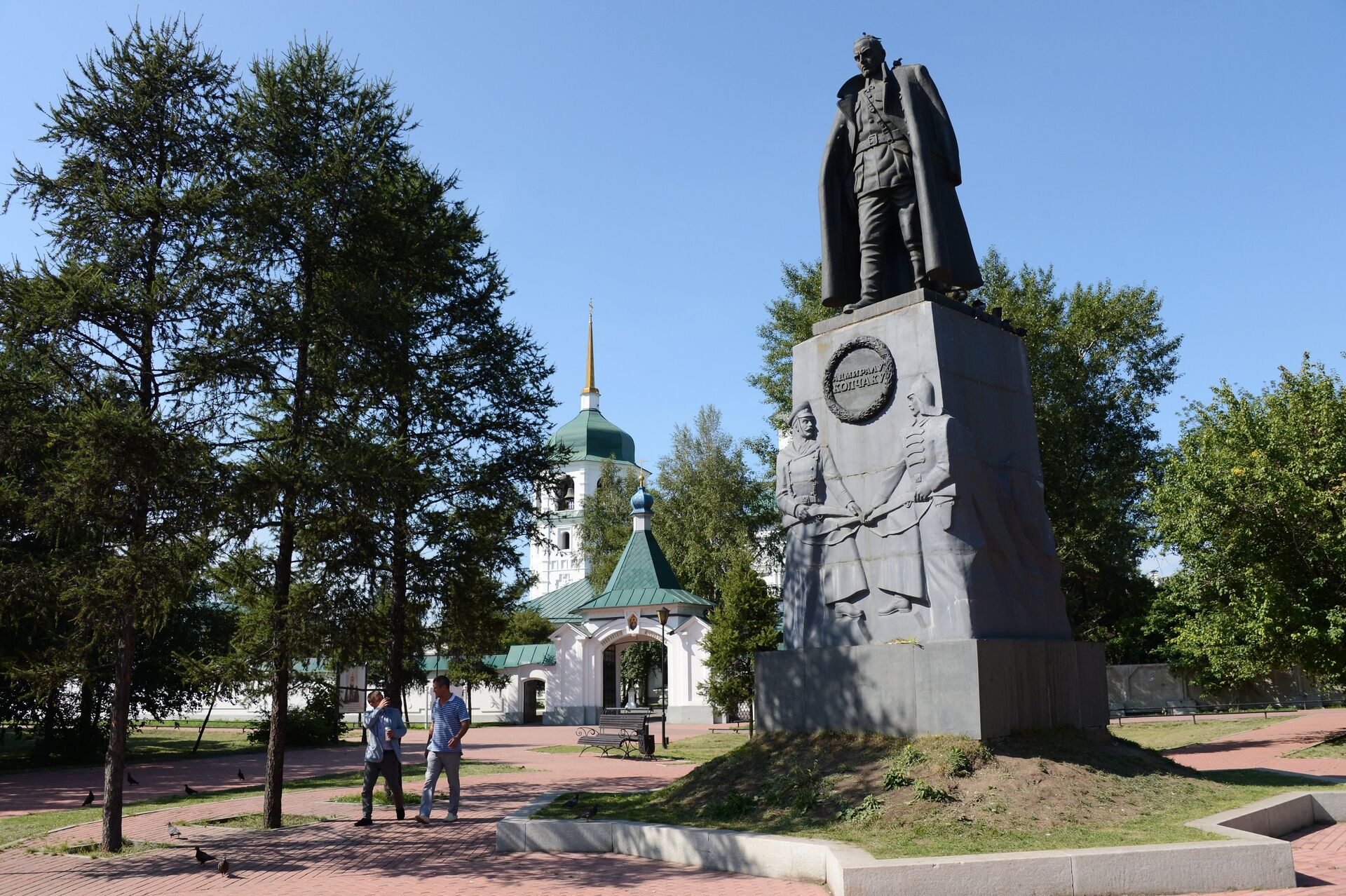 Памятник Александру Колчаку, установленный на месте расстрела адмирала возле Знаменского православного женского монастыря на берегу реки Ангары в Иркутске - РИА Новости, 1920, 09.12.2024