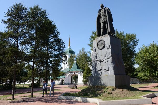 Памятник Александру Колчаку, установленный на месте расстрела адмирала возле Знаменского православного женского монастыря на берегу реки Ангары в Иркутске Памятник Александру Колчаку, установленный на месте расстрела адмирала возле Знаменского православного женского монастыря на берегу реки Ангары в Иркутске