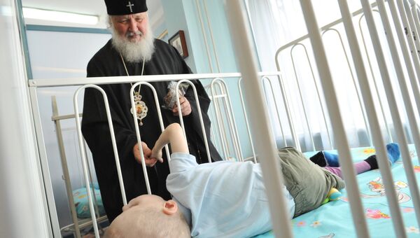 Посещение Патриархом Кириллом детского интерната. Архивное фото