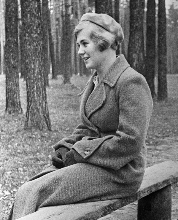 Советская разведчица Вера Волошина Советская разведчица Вера Волошина
