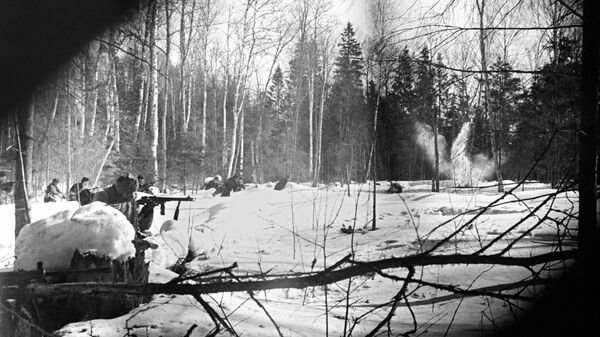 Наступление 8-й гвардейской имени Ивана Панфилова стрелковой дивизии на Западном фронте зимой 1942 года. Архивное фото
