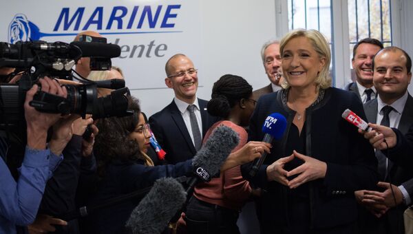 Лидер французской партии Национальный фронт Марин Ле Пен объявляет о выдвижении своей кандидатуры на пост президента Франции. Архив