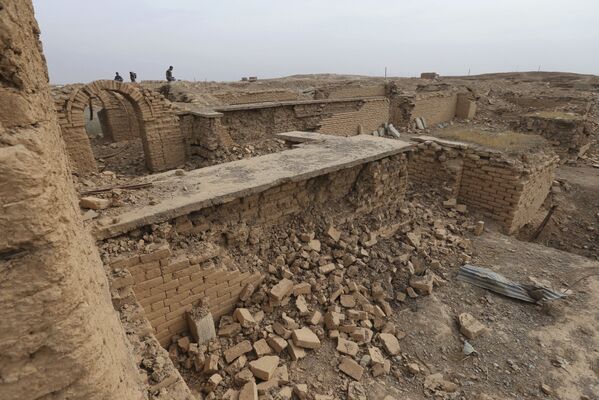 Руины города Нимруд, разрушенного боевиками ИГ, Ирак. 16 ноября 2016